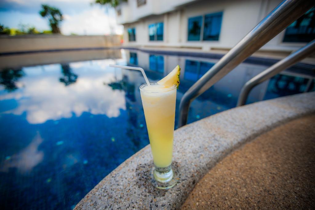 Golden City Rayong Hotel Exteriör bild