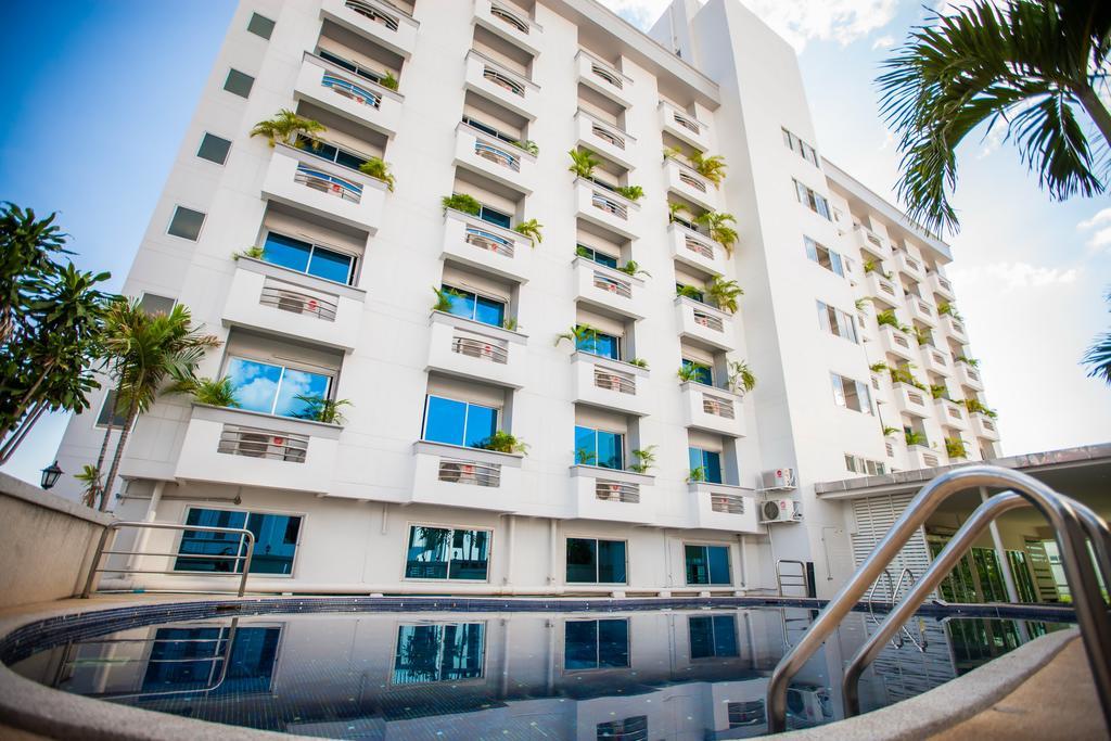 Golden City Rayong Hotel Exteriör bild