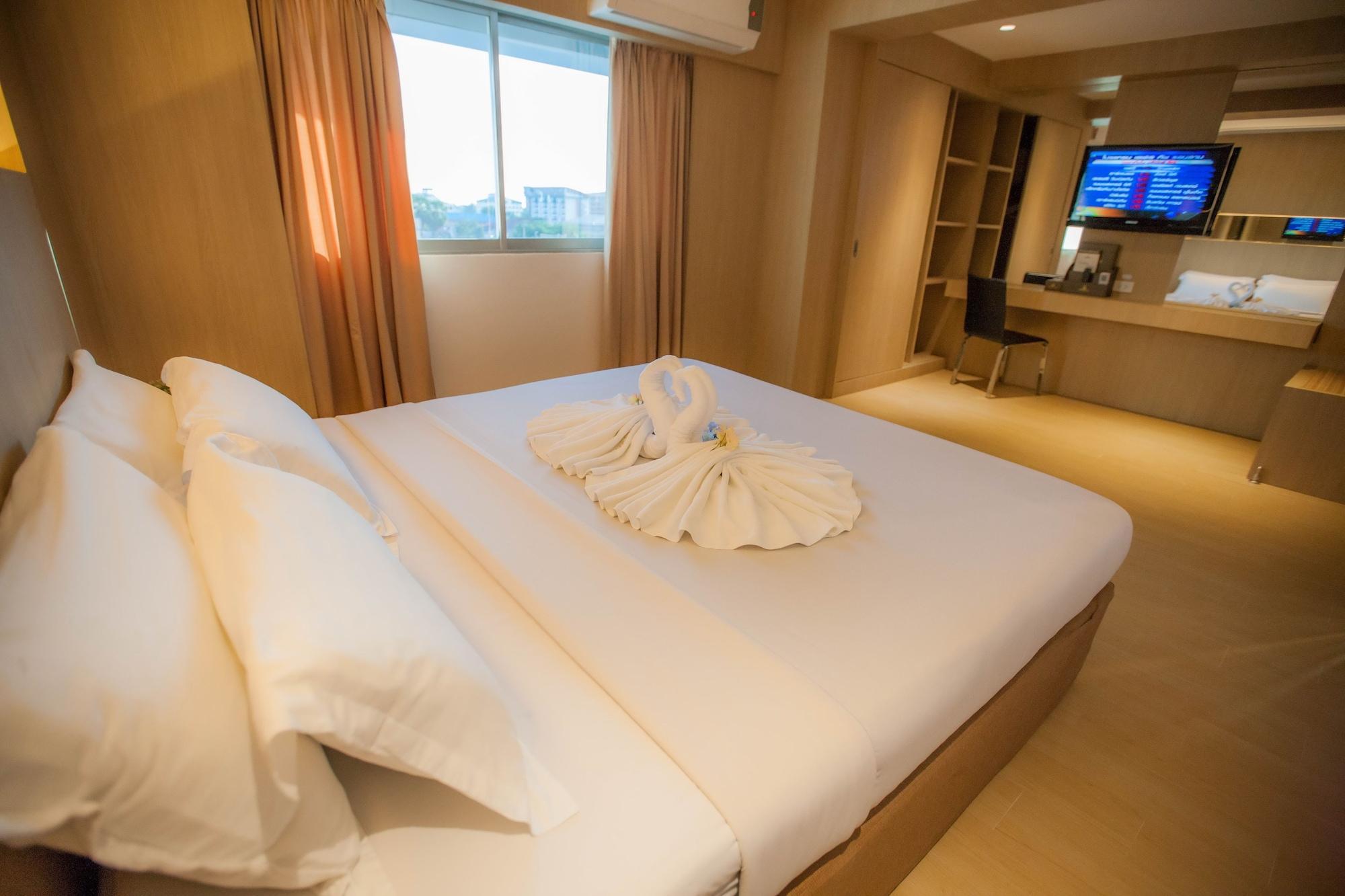 Golden City Rayong Hotel Exteriör bild