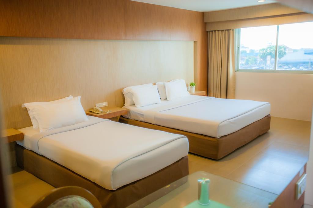 Golden City Rayong Hotel Exteriör bild