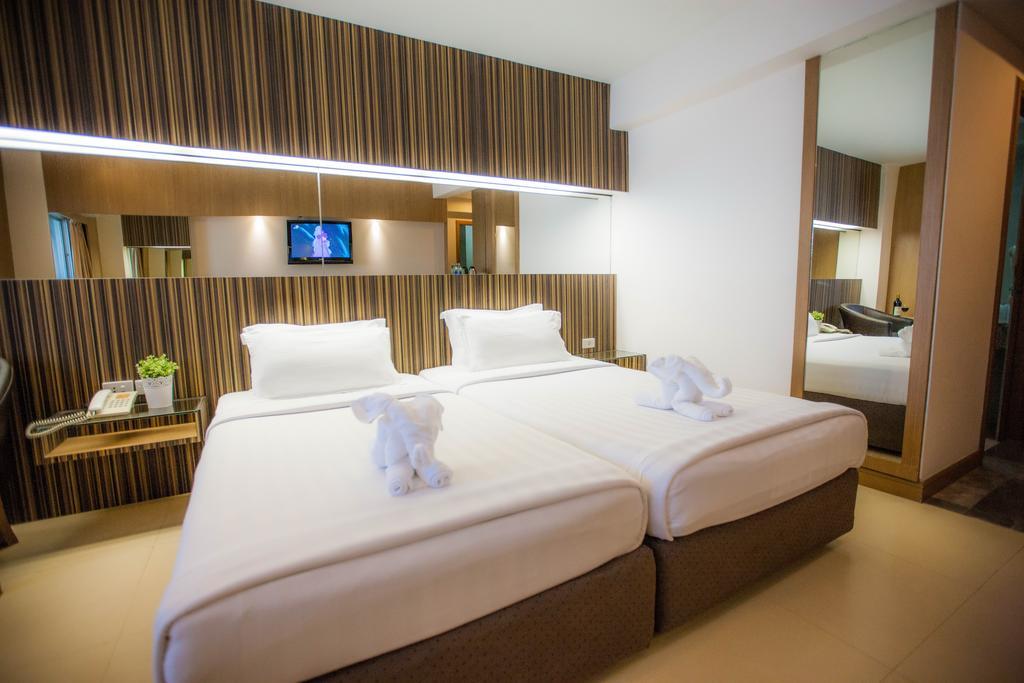 Golden City Rayong Hotel Exteriör bild